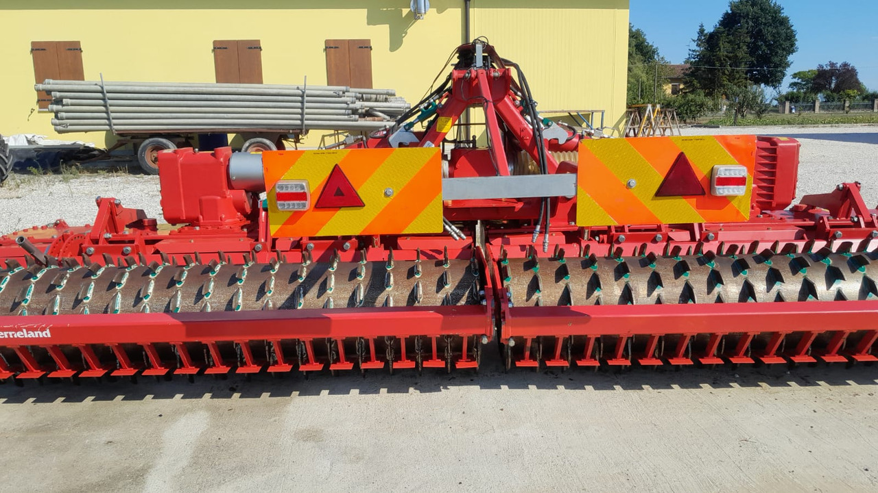 Erpice rotante usato Kverneland 5 metri F30 - Grada rotativa: foto 5 Erpice rotante usato Kverneland 5 metri F30 - Grada rotativa: foto 5