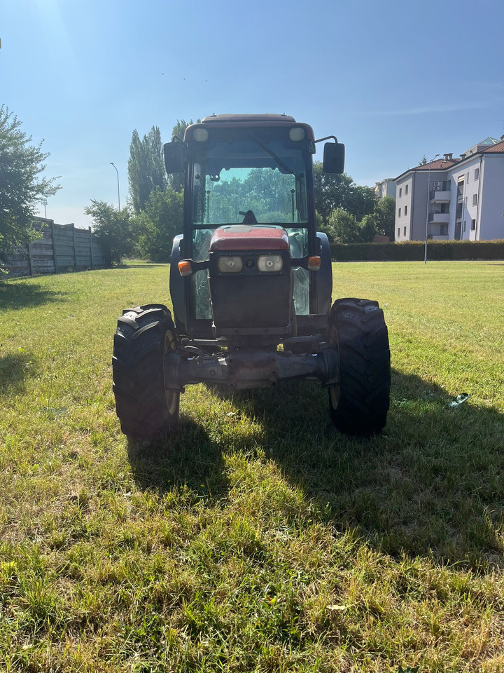 Trattore usato New Holland TNF90 - Tractor: foto 2 Trattore usato New Holland TNF90 - Tractor: foto 2