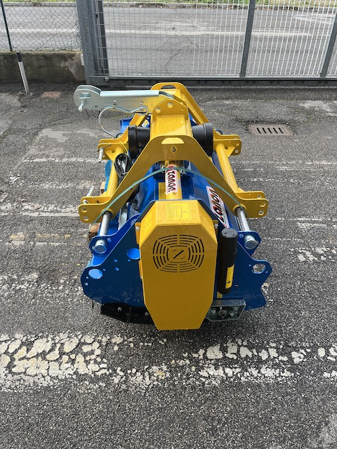 Zanon TFM2R 1900 - Desbrozadora de martillos: foto 4 Zanon TFM2R 1900 - Desbrozadora de martillos: foto 4