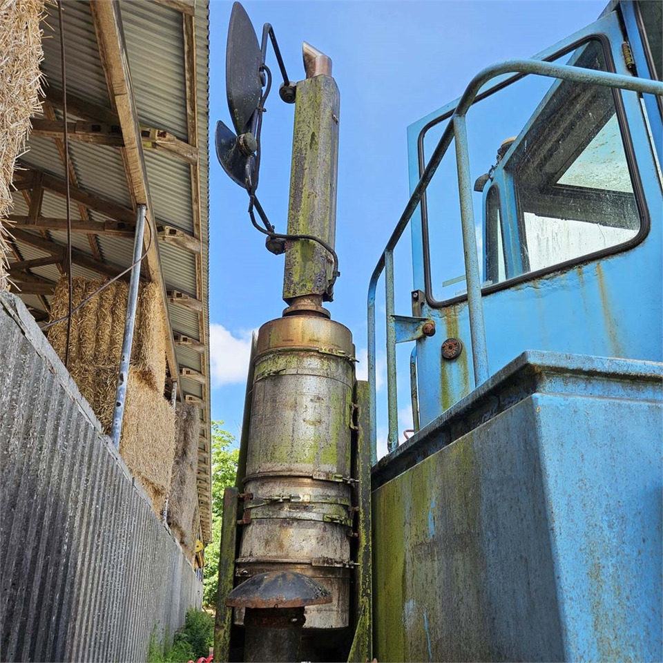 Cabeza tractora Sisu TRX 181: foto 37