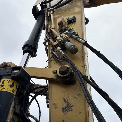 Excavadora de cadenas Caterpillar 324 EL: foto 34