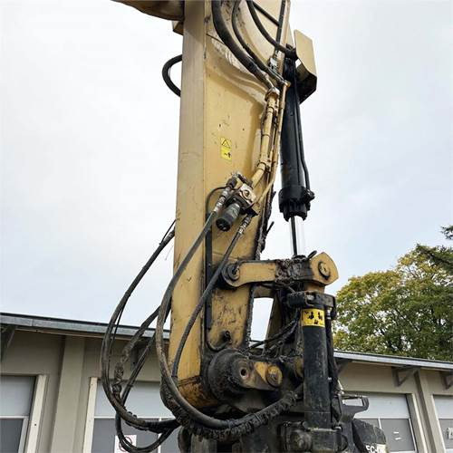 Excavadora de cadenas Caterpillar 324 EL: foto 30
