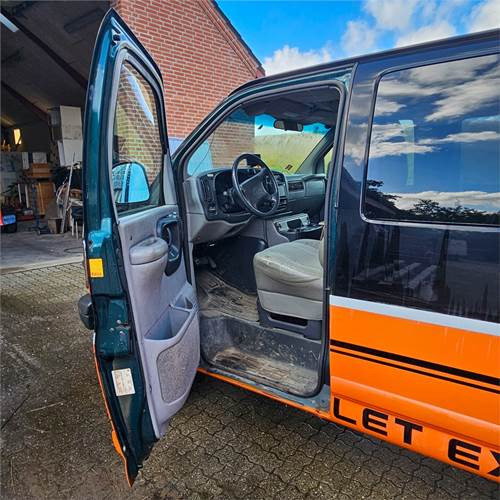 Furgoneta de pasajeros Chevrolet Express Van 2500: foto 8