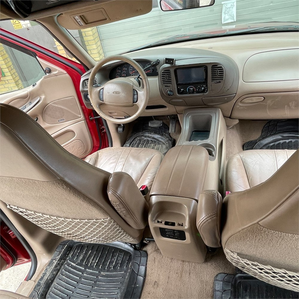 Coche Ford Expedition: foto 26