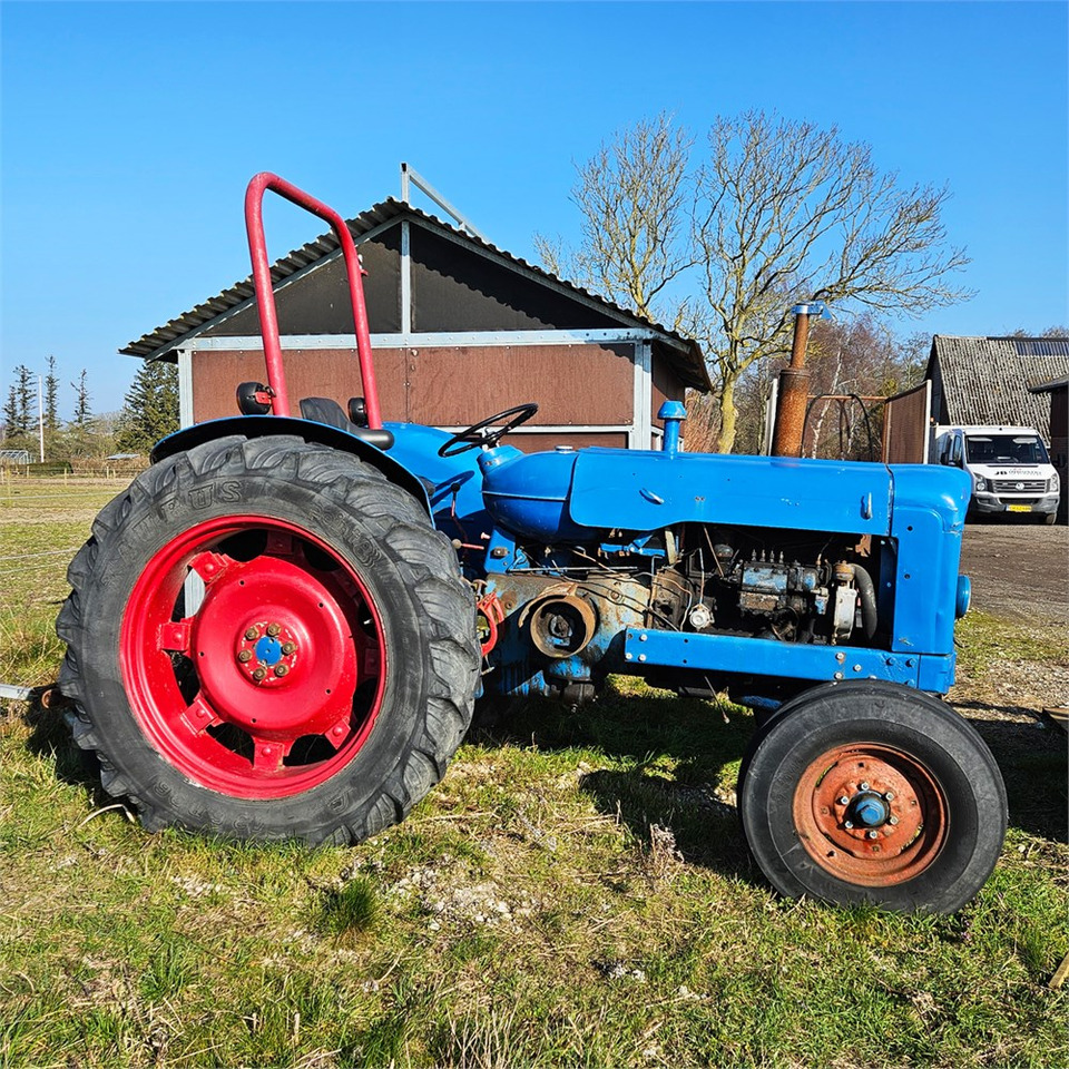 Ford T2 - Tractor: foto 2 Ford T2 - Tractor: foto 2
