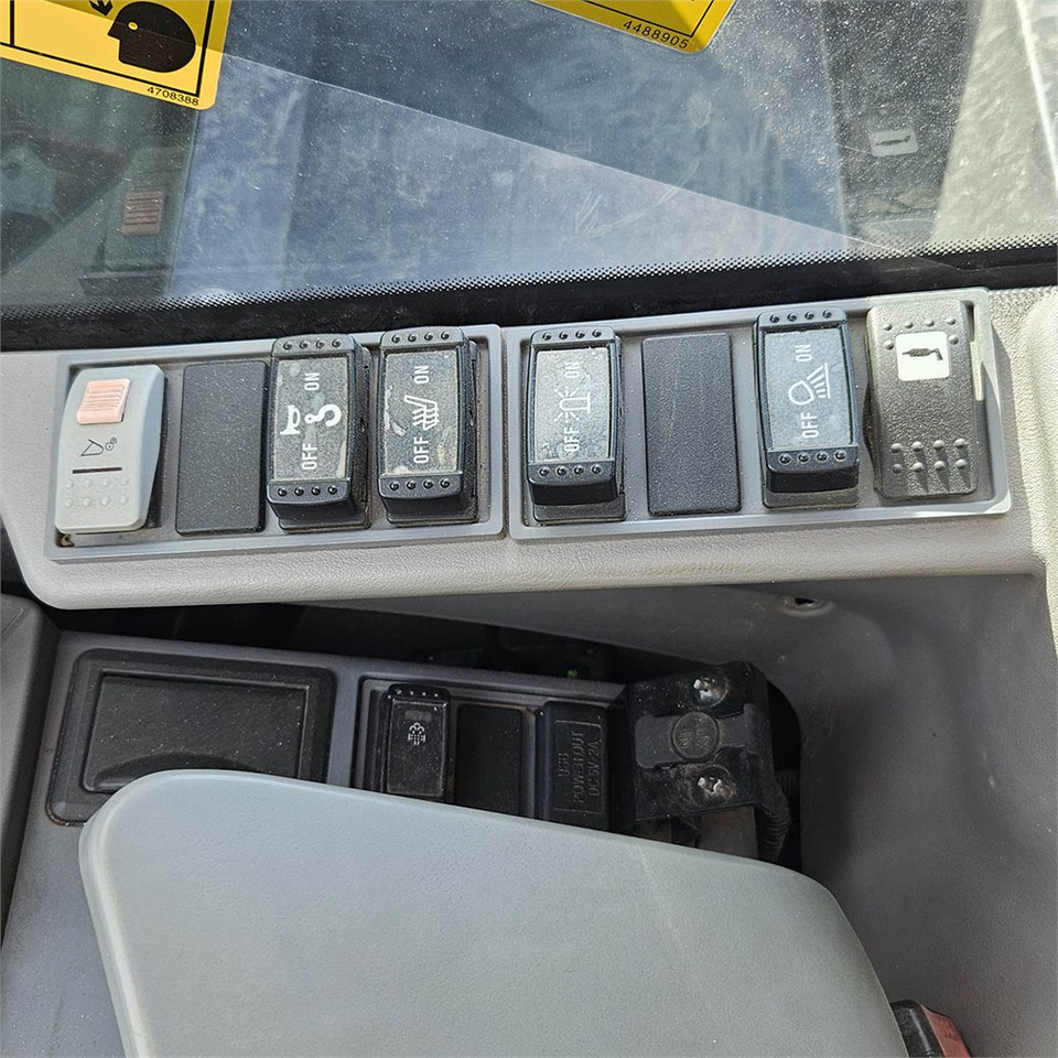 Miniexcavadora Hitachi ZX85USB-6: foto 21 Miniexcavadora Hitachi ZX85USB-6: foto 21