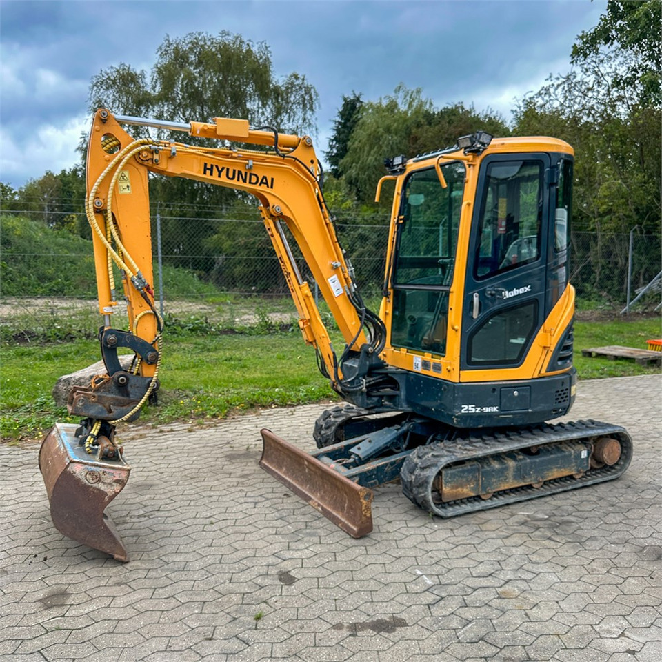 Hyundai Robex 25Z-9AK - Miniexcavadora: foto 2 Hyundai Robex 25Z-9AK - Miniexcavadora: foto 2