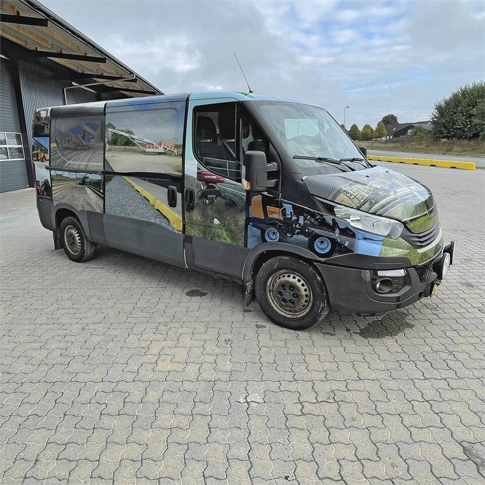 Iveco 35-120 HI Matic - Furgón: foto 1 Iveco 35-120 HI Matic - Furgón: foto 1