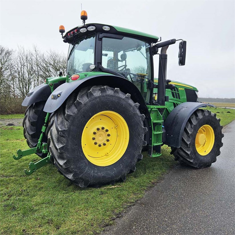 John Deere 6210 R - Tractor: foto 2 John Deere 6210 R - Tractor: foto 2