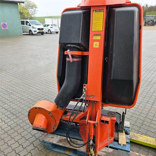 Kubota Græsopsamler - Maquinaria de jardinería: foto 2 Kubota Græsopsamler - Maquinaria de jardinería: foto 2