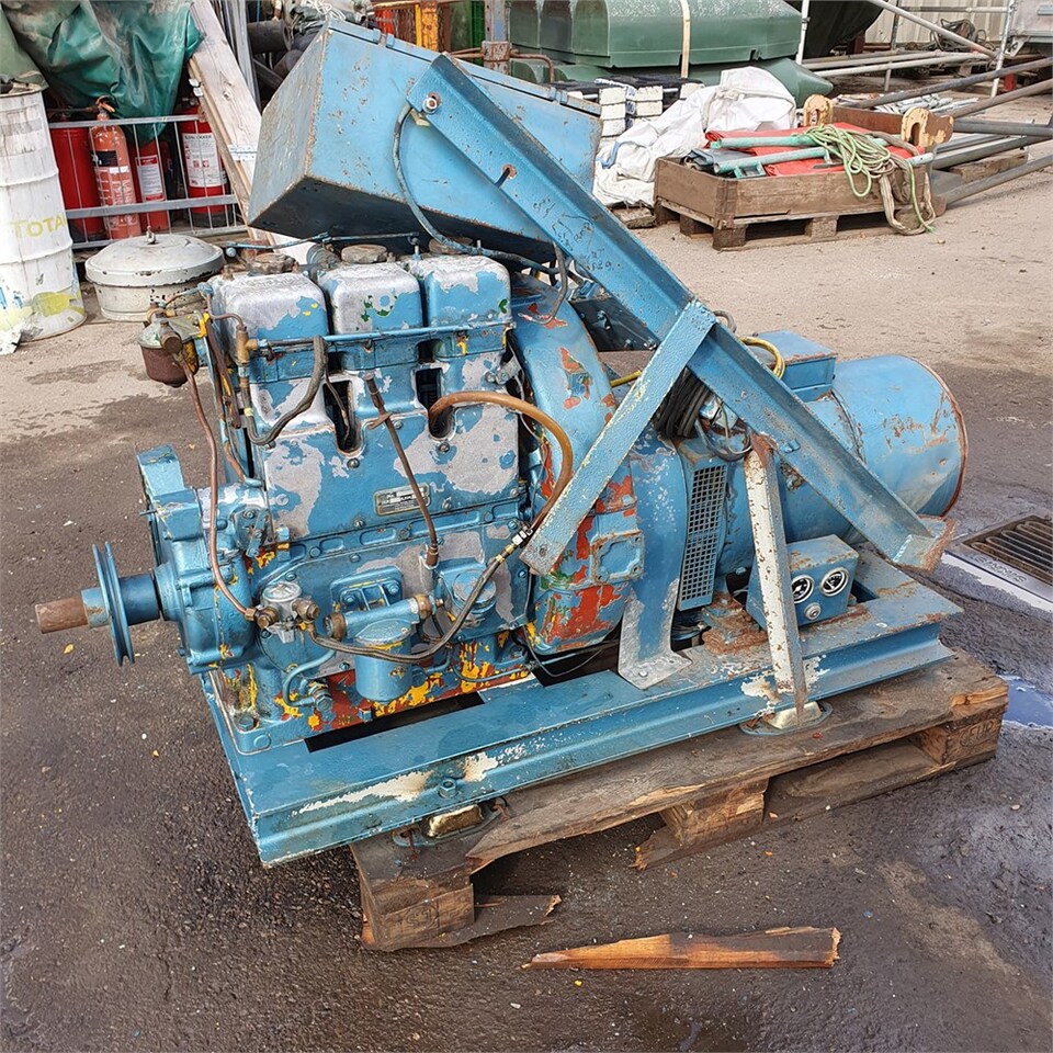 Lister 3 cyl. - Generador industriale: foto 2 Lister 3 cyl. - Generador industriale: foto 2