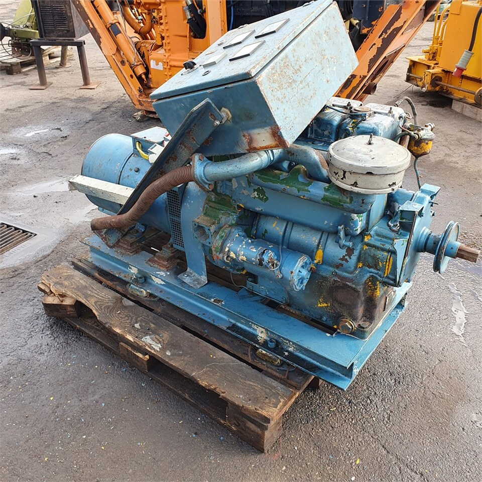Lister 3 cyl. - Generador industriale: foto 4 Lister 3 cyl. - Generador industriale: foto 4