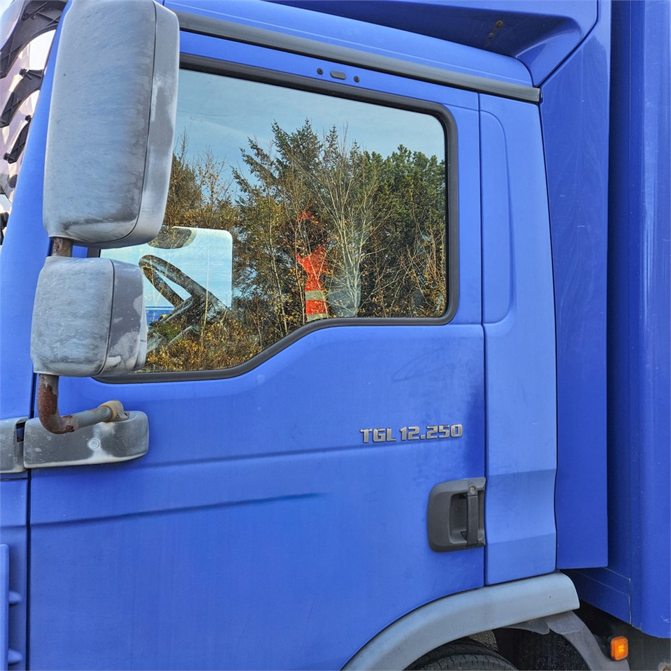 Camión caja cerrada MAN TGL 12.250: foto 17