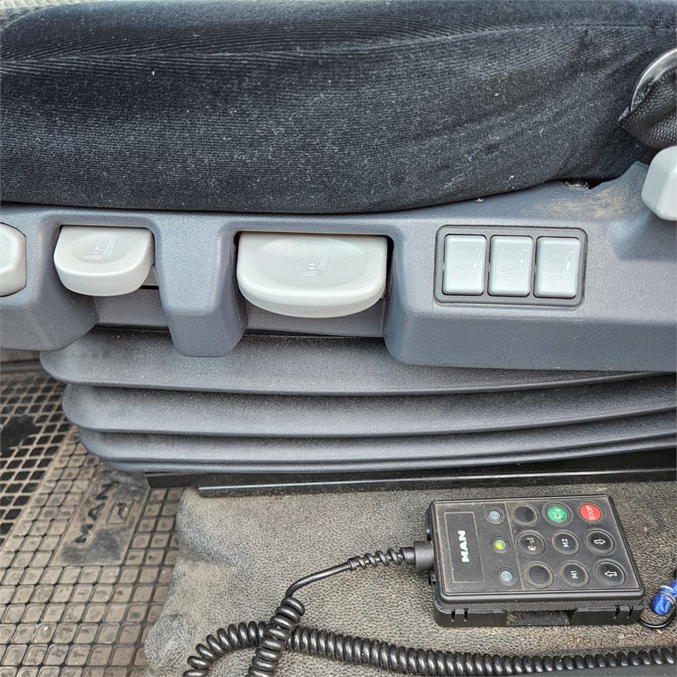 Camión caja cerrada MAN TGL 12.250: foto 19