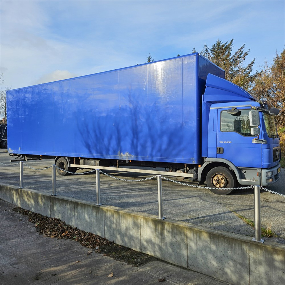 Camión caja cerrada MAN TGL 12.250: foto 8