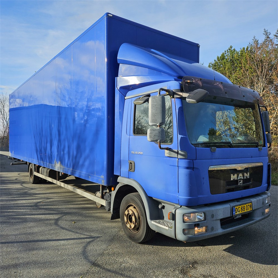 Camión caja cerrada MAN TGL 12.250: foto 6