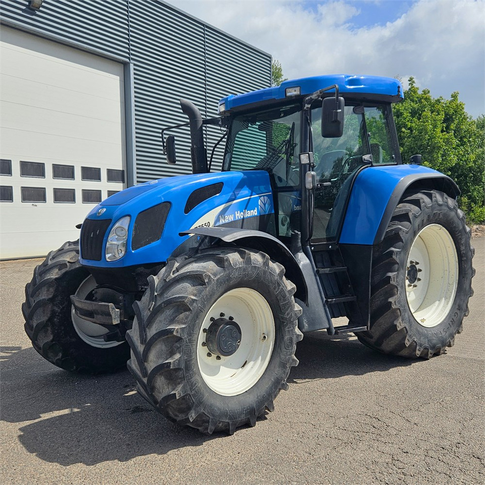 New Holland T7550 - Tractor: foto 1 New Holland T7550 - Tractor: foto 1