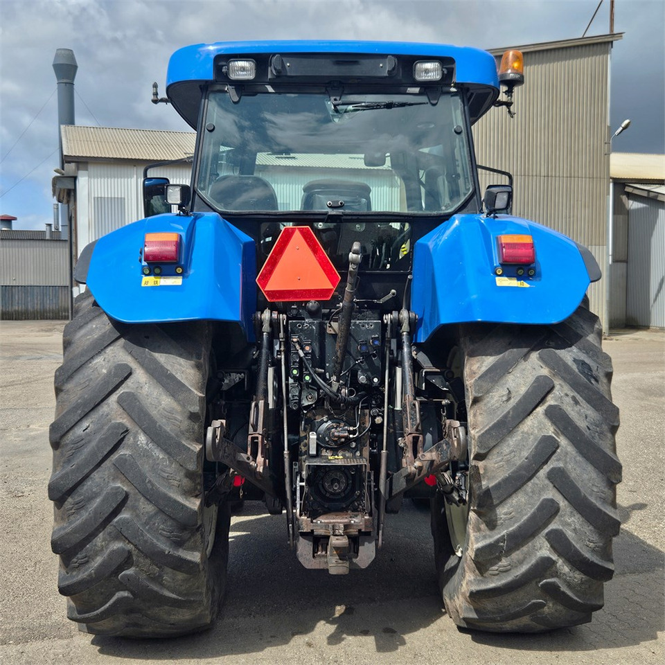 New Holland T7550 - Tractor: foto 4 New Holland T7550 - Tractor: foto 4