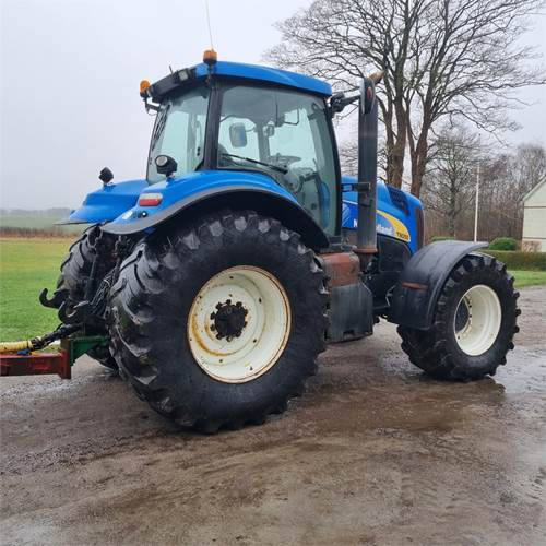 New Holland T8050 Class 5 - Tractor: foto 3 New Holland T8050 Class 5 - Tractor: foto 3