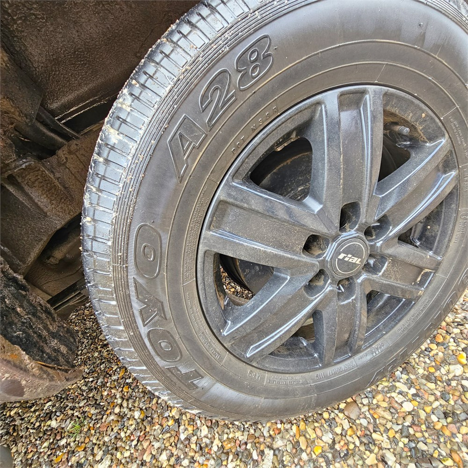 Pick-up Nissan Navara 2,5 Dci Dc 4wd: foto 25 Pick-up Nissan Navara 2,5 Dci Dc 4wd: foto 25