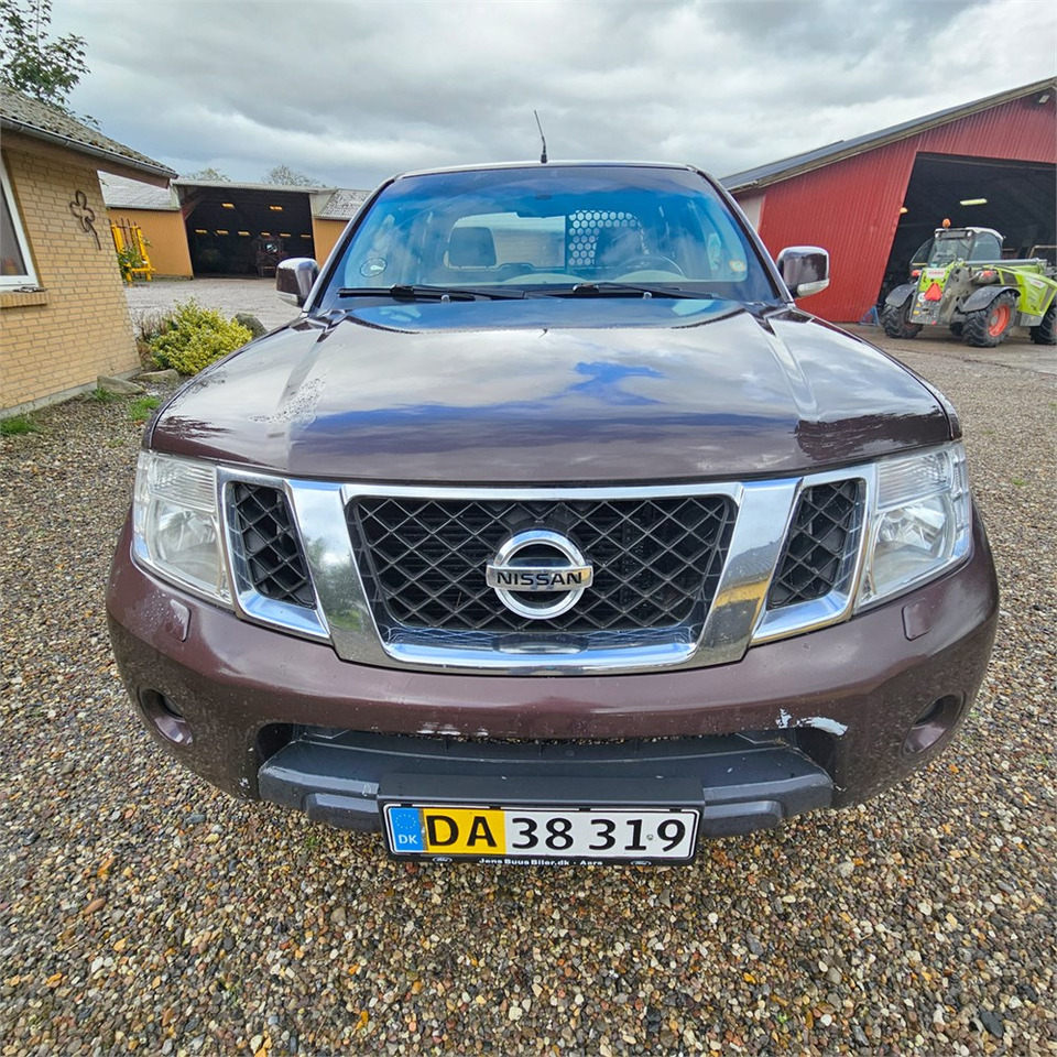Pick-up Nissan Navara 2,5 Dci Dc 4wd: foto 8 Pick-up Nissan Navara 2,5 Dci Dc 4wd: foto 8