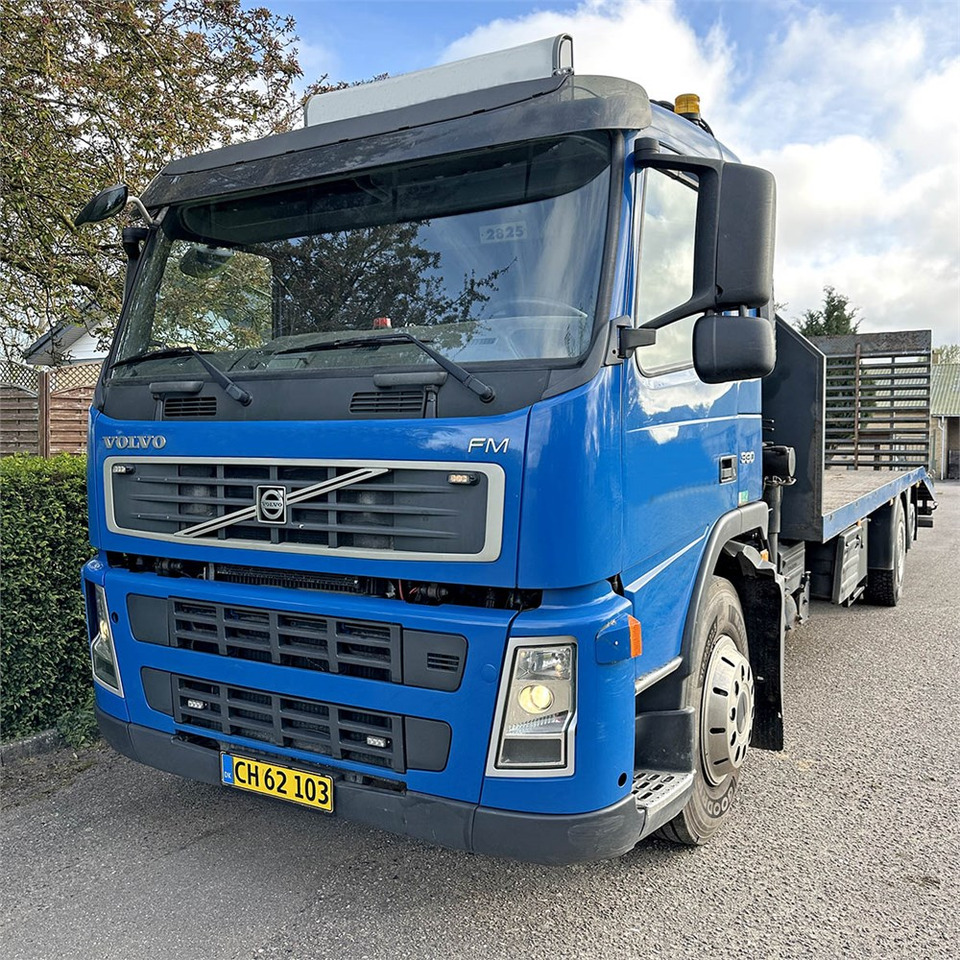 Volvo FM 330 6x2 - Grua de remolque autos: foto 2 Volvo FM 330 6x2 - Grua de remolque autos: foto 2