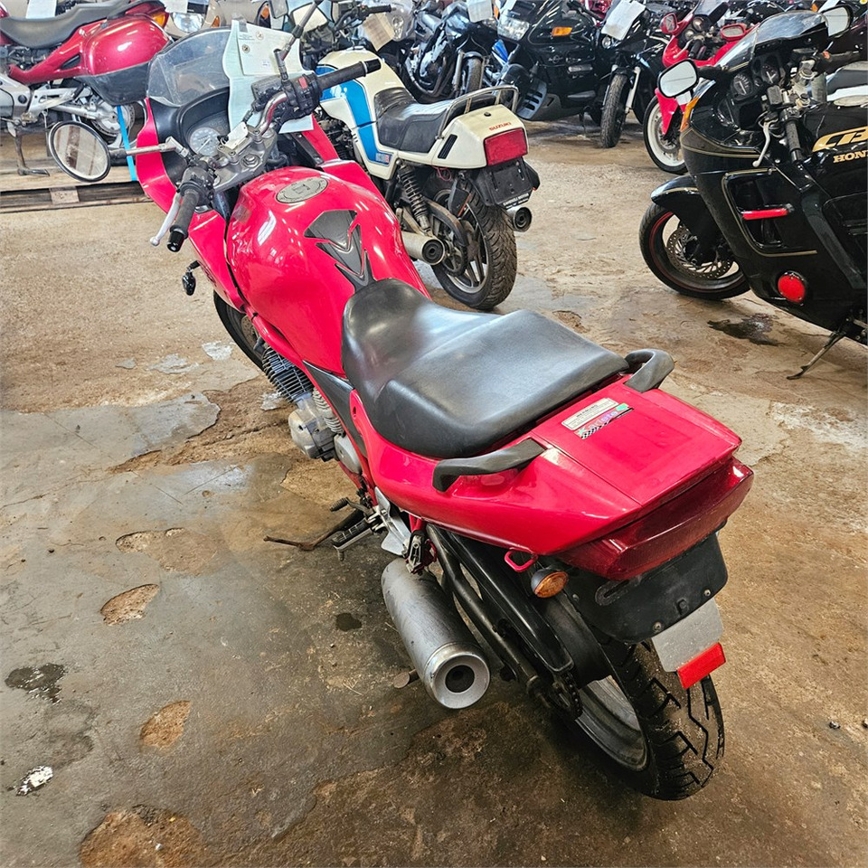 Yamaha XJ600 Diversion - Motocicleta: foto 3 Yamaha XJ600 Diversion - Motocicleta: foto 3