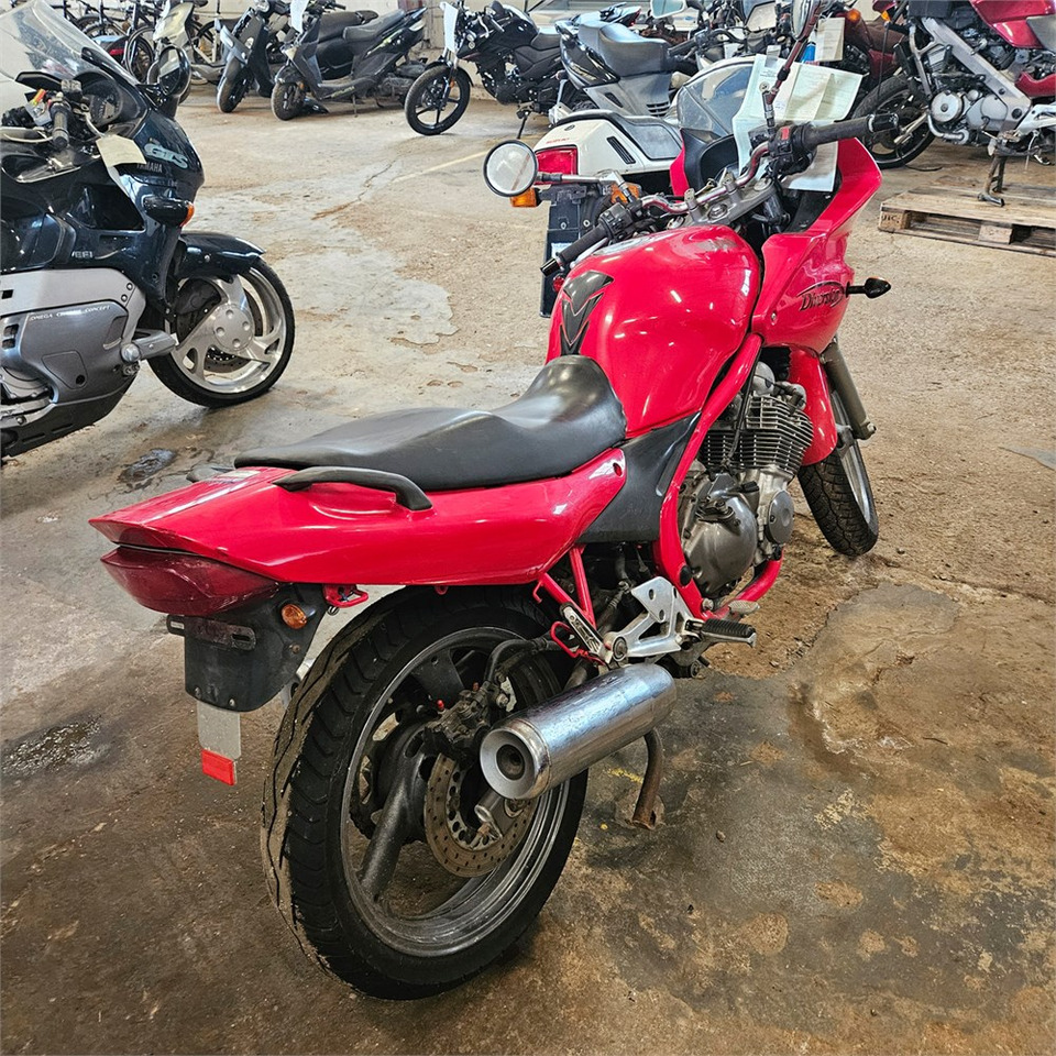 Yamaha XJ600 Diversion - Motocicleta: foto 5 Yamaha XJ600 Diversion - Motocicleta: foto 5