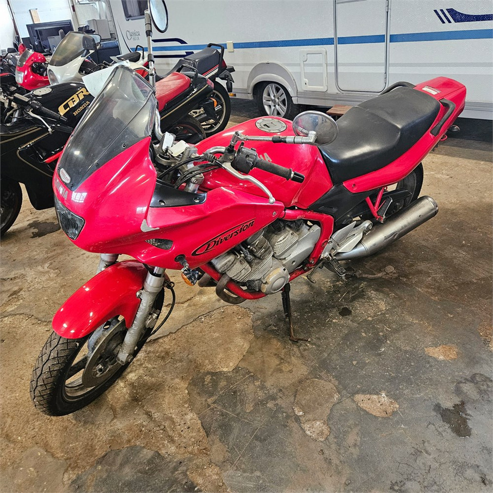 Yamaha XJ600 Diversion - Motocicleta: foto 1 Yamaha XJ600 Diversion - Motocicleta: foto 1