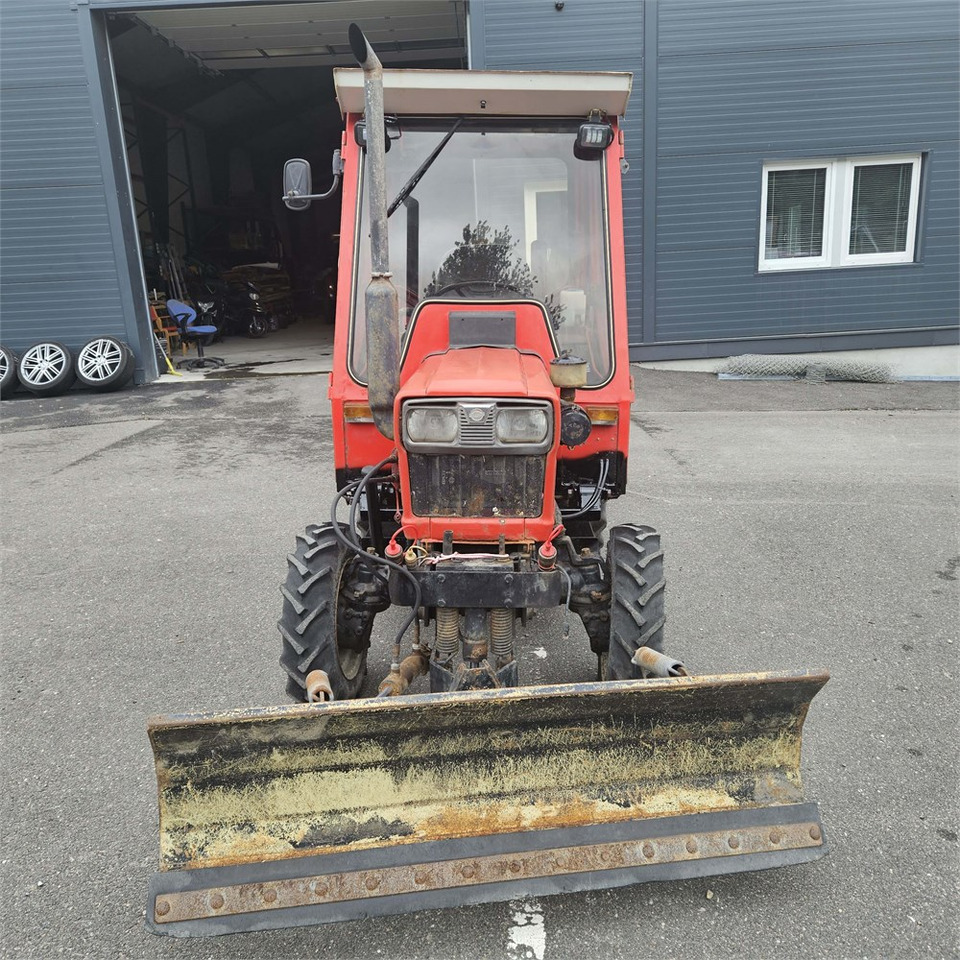 Yanmar 226 D - Tractor municipal: foto 5 Yanmar 226 D - Tractor municipal: foto 5