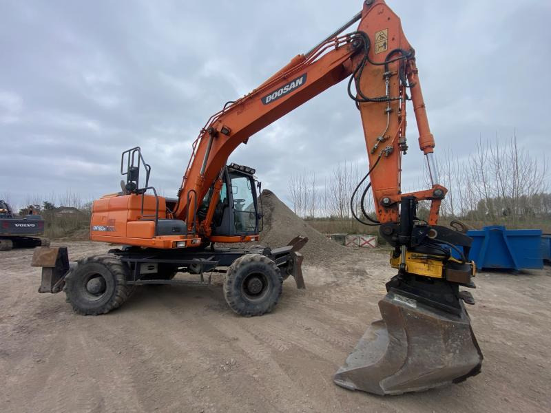 Doosan DX 160W-3 - Excavadora de ruedas: foto 3 Doosan DX 160W-3 - Excavadora de ruedas: foto 3