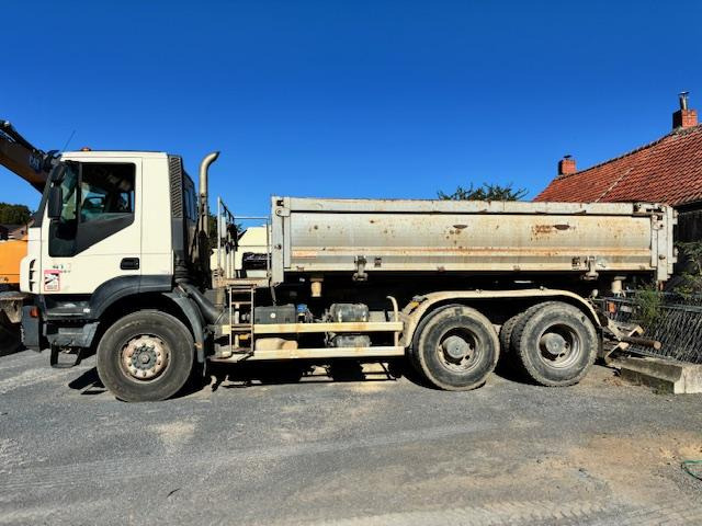 Iveco TRAKKER 410 - Camión volquete: foto 3 Iveco TRAKKER 410 - Camión volquete: foto 3