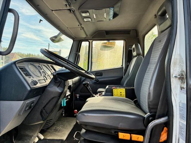 Camión multibasculante, Camión grúa Nissan ATLEON 150.25: foto 7