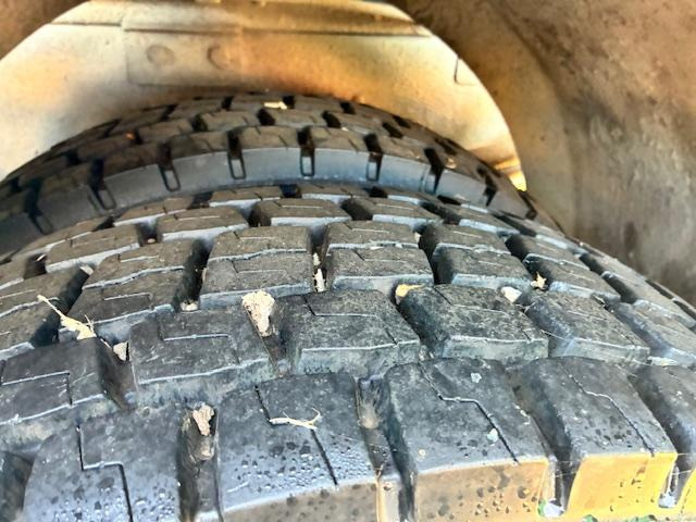 Camión multibasculante, Camión grúa Nissan ATLEON 150.25: foto 17