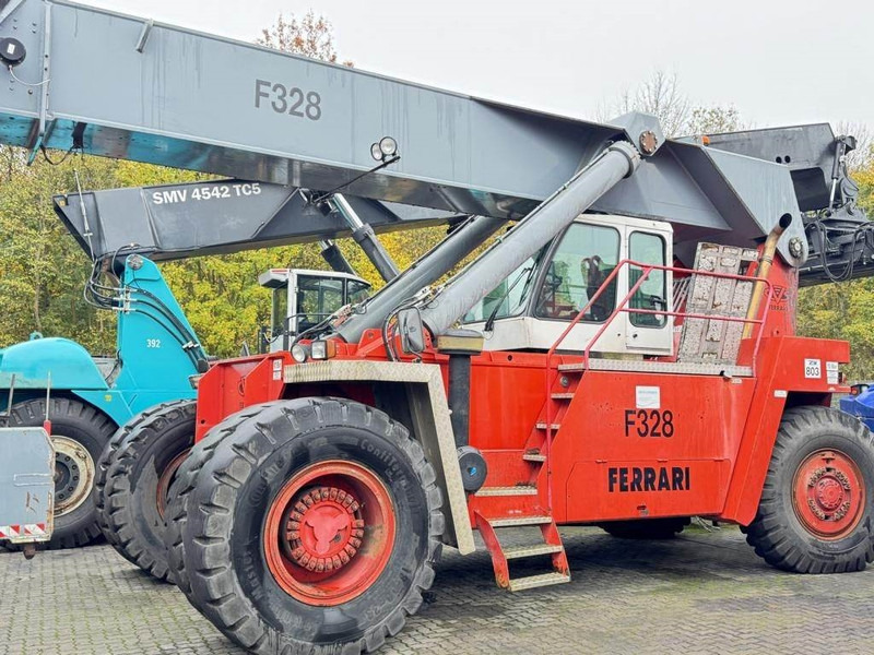 CVS Ferrari F328PB - Reach stacker: foto 3 CVS Ferrari F328PB - Reach stacker: foto 3