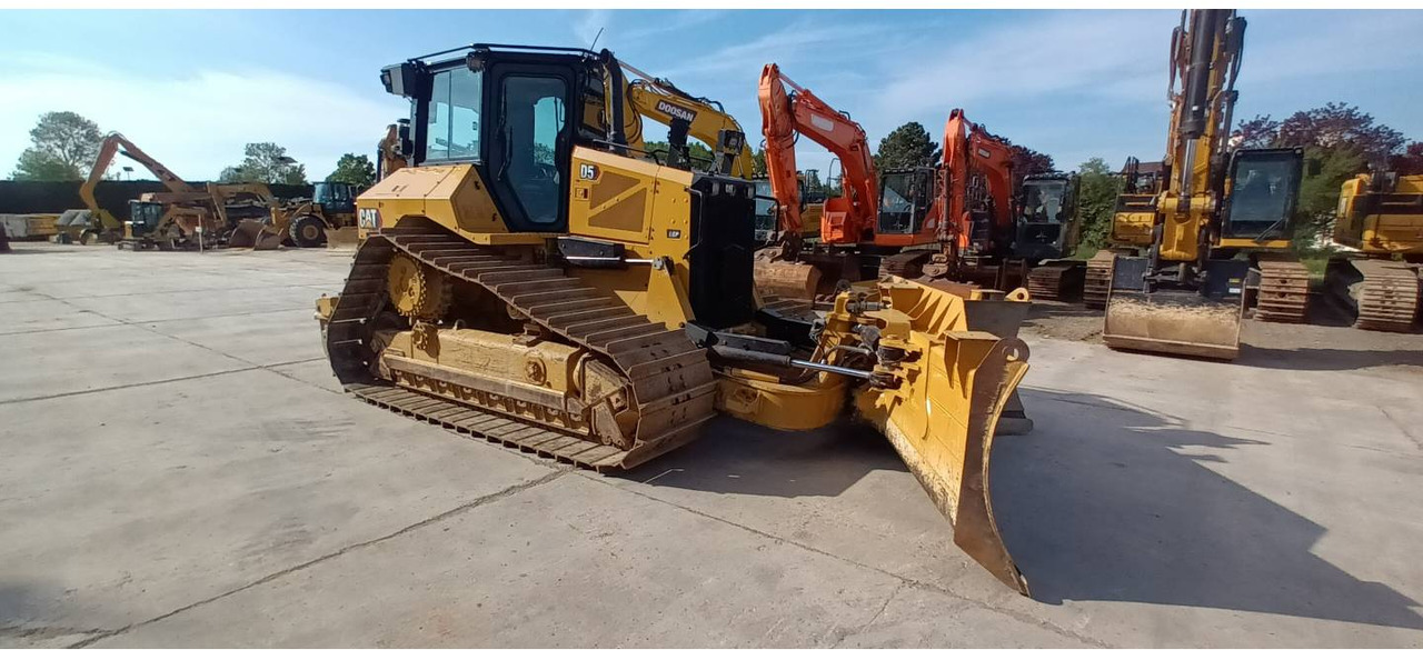 CAT D5 - Bulldozer: foto 2 CAT D5 - Bulldozer: foto 2