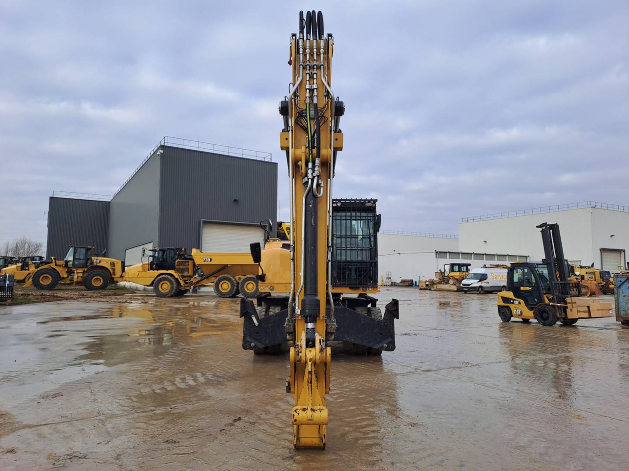 Excavadora de ruedas CAT MH3024: foto 6