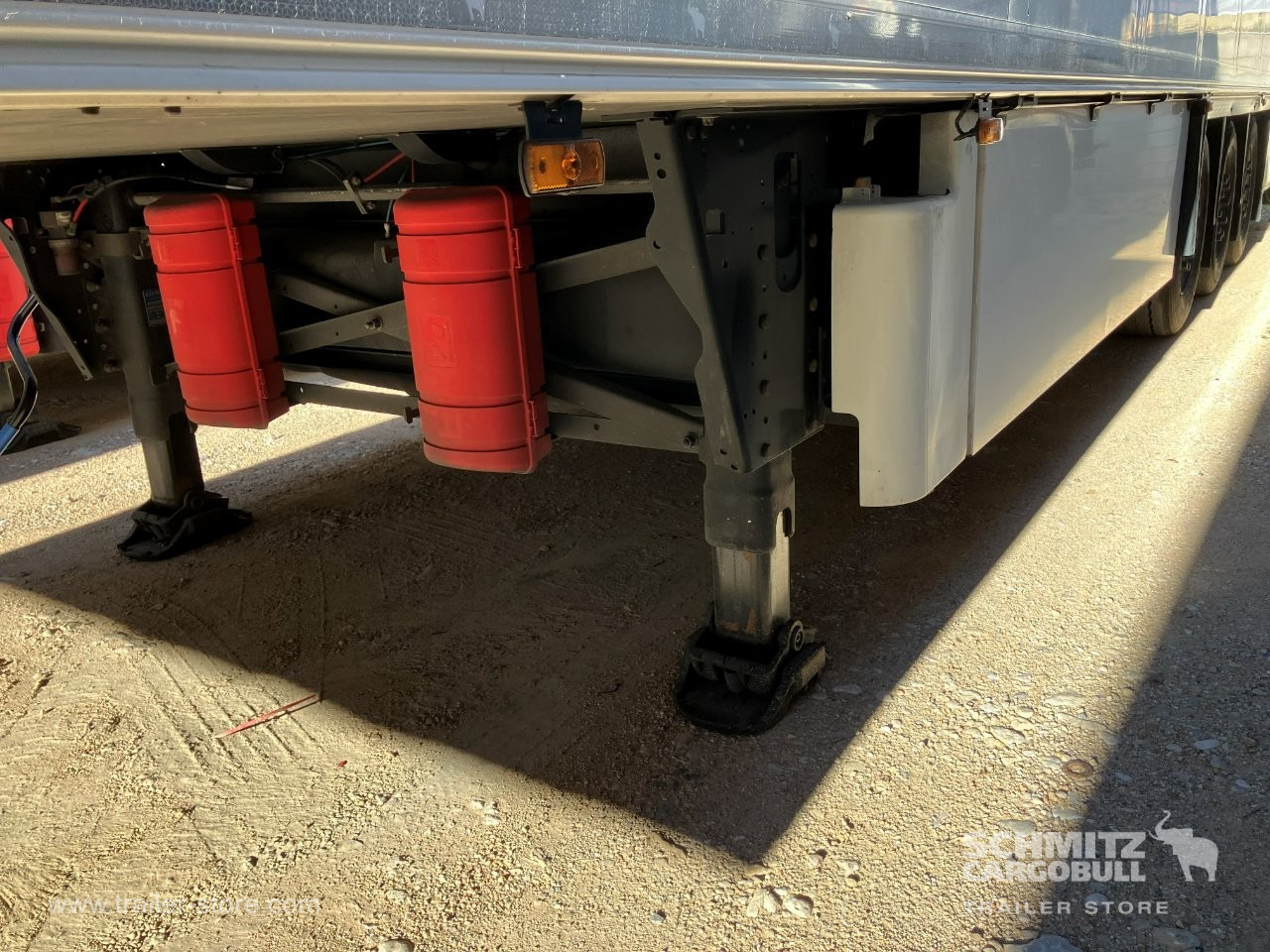 SCHMITZ Semiremolque Frigo Standard Double deck - Semirremolque isotérmico: foto 2 SCHMITZ Semiremolque Frigo Standard Double deck - Semirremolque isotérmico: foto 2