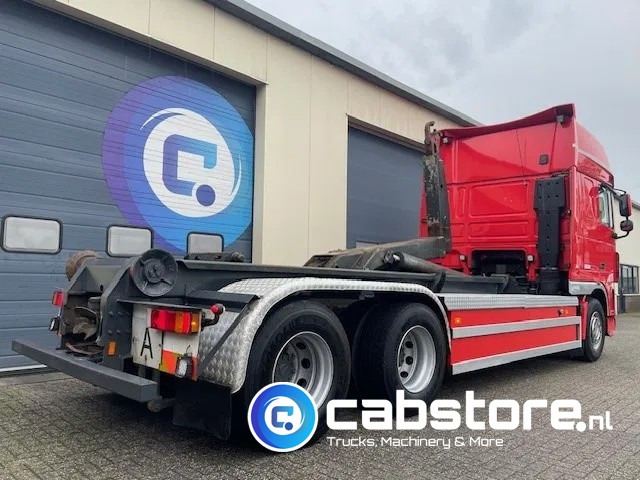 DAF XF 105 .460 FAS Euro 5 - 25 ton's Haakarmsysteem - Hooklift - Abrolkipper - Year 2006 - ANALOG TACHO - Camión multibasculante: foto 2 DAF XF 105 .460 FAS Euro 5 - 25 ton's Haakarmsysteem - Hooklift - Abrolkipper - Year 2006 - ANALOG TACHO - Camión multibasculante: foto 2