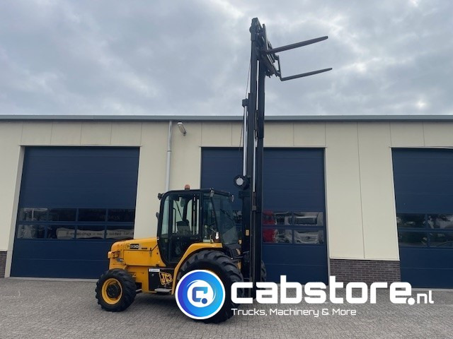 JCB 930 Off-Road forklift - Ruwterrein heftruck -Bouwjaar 2008 - 4x4 - 4WD - Side shift - Vorkverstelling - 550 cm hefhoogte - Carretilla todo terreno: foto 3 JCB 930 Off-Road forklift - Ruwterrein heftruck -Bouwjaar 2008 - 4x4 - 4WD - Side shift - Vorkverstelling - 550 cm hefhoogte - Carretilla todo terreno: foto 3