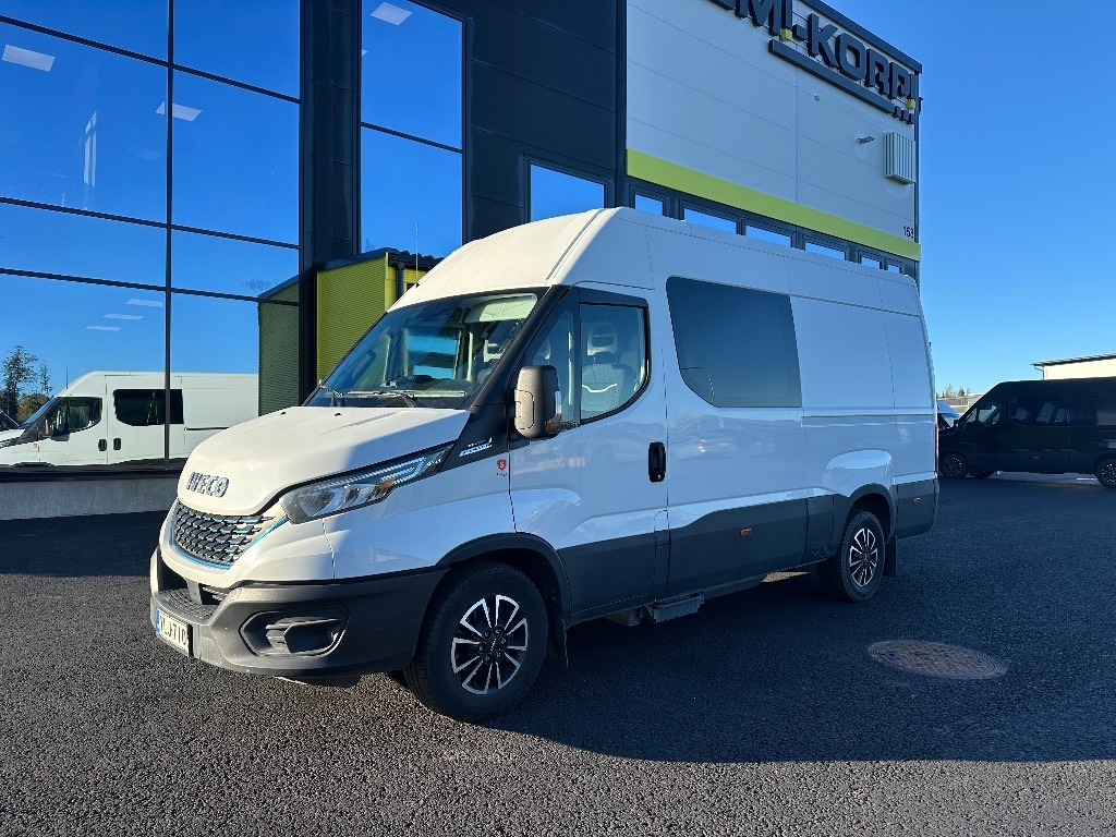 Iveco Daily 35S14 CNG A8 Huom! 6hlö PAKETTIAUTO - Furgón: foto 1 Iveco Daily 35S14 CNG A8 Huom! 6hlö PAKETTIAUTO - Furgón: foto 1