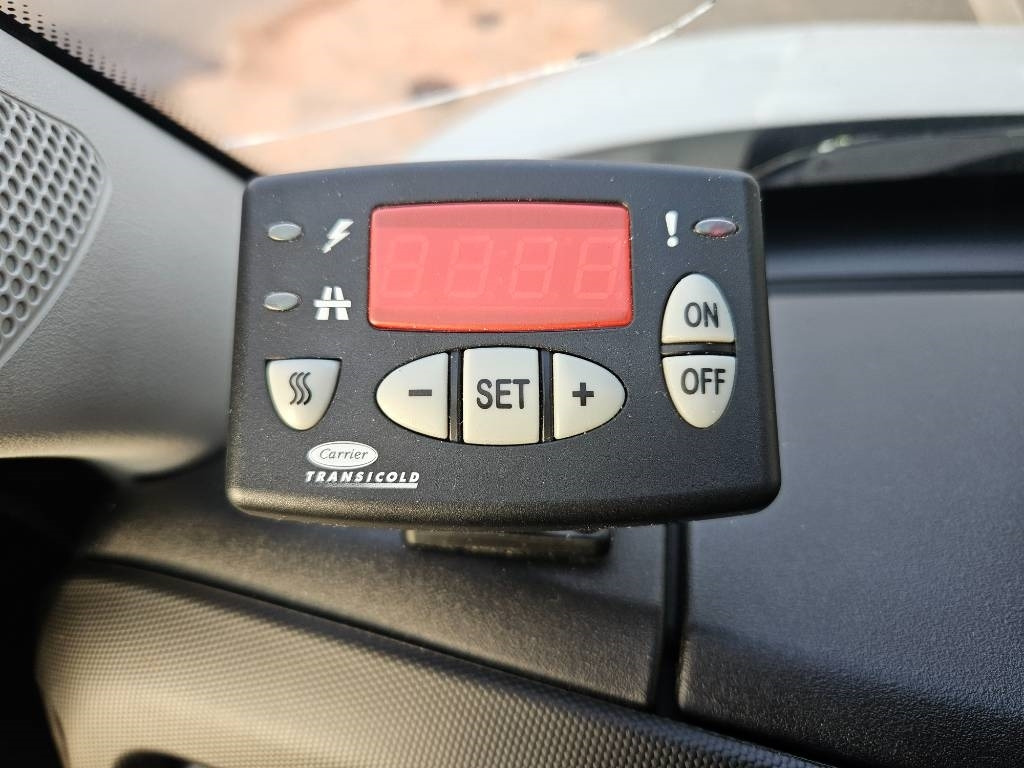Furgoneta frigorifica Iveco Daily 35S16A8 kylmäkone: foto 9 Furgoneta frigorifica Iveco Daily 35S16A8 kylmäkone: foto 9
