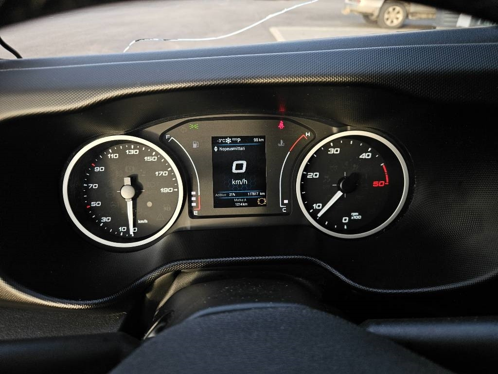 Furgoneta frigorifica Iveco Daily 35S16A8 kylmäkone: foto 8 Furgoneta frigorifica Iveco Daily 35S16A8 kylmäkone: foto 8