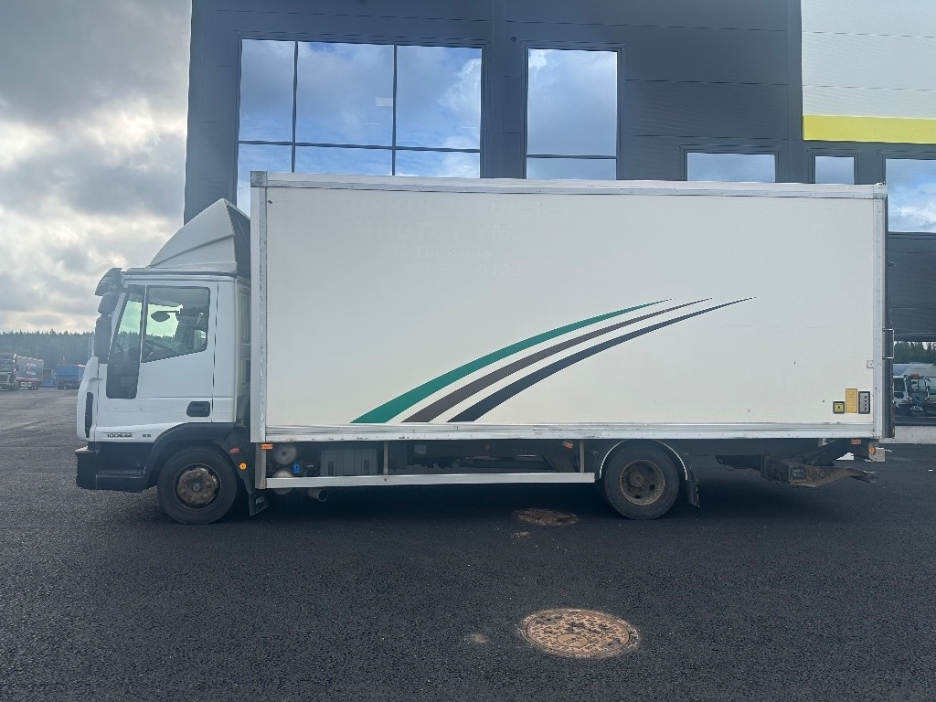 Iveco Eurocargo 100 E22 - Camión caja cerrada: foto 5 Iveco Eurocargo 100 E22 - Camión caja cerrada: foto 5