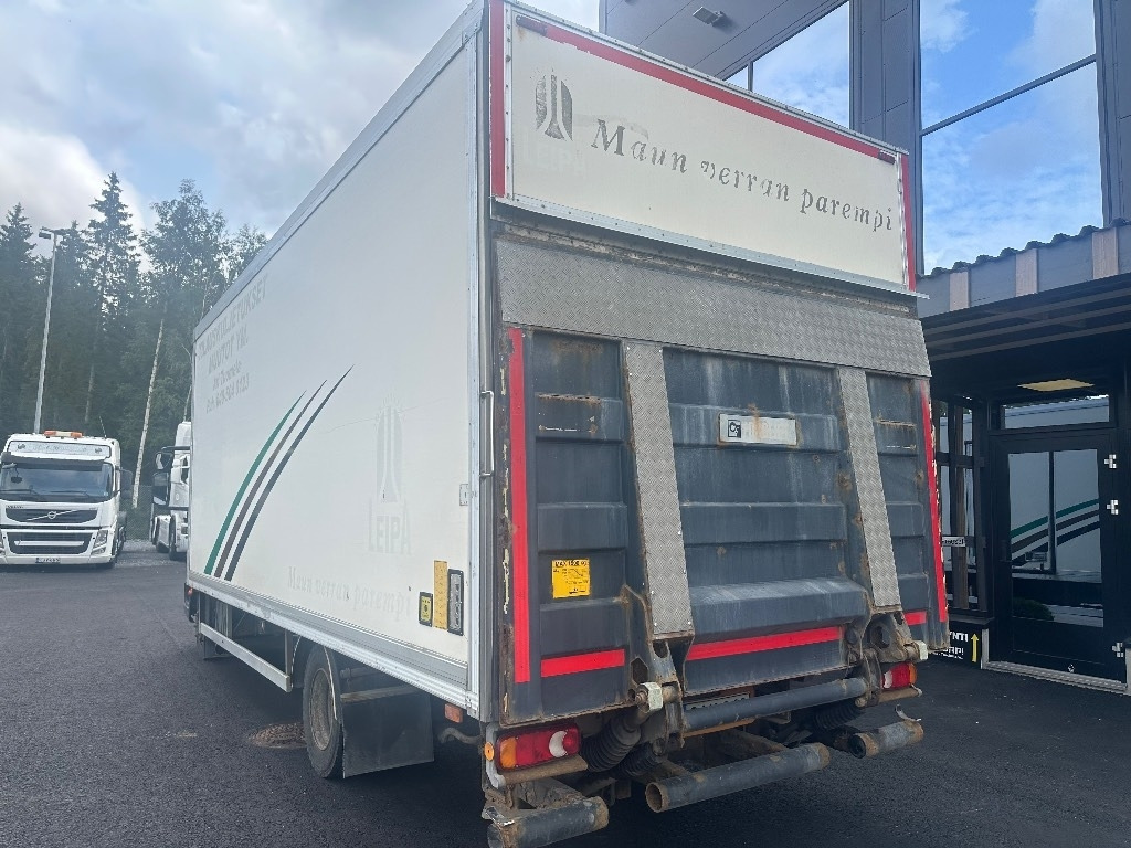 Iveco Eurocargo 100 E22 - Camión caja cerrada: foto 4 Iveco Eurocargo 100 E22 - Camión caja cerrada: foto 4