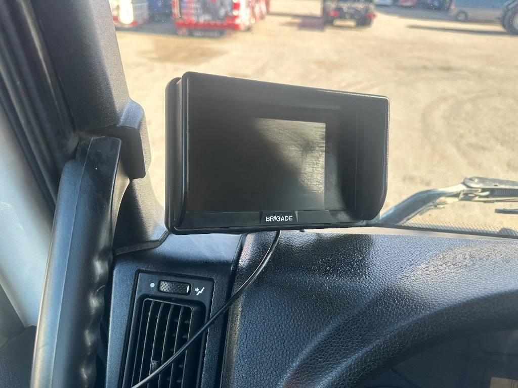 Camión caja cerrada Iveco Eurocargo 100E190: foto 17