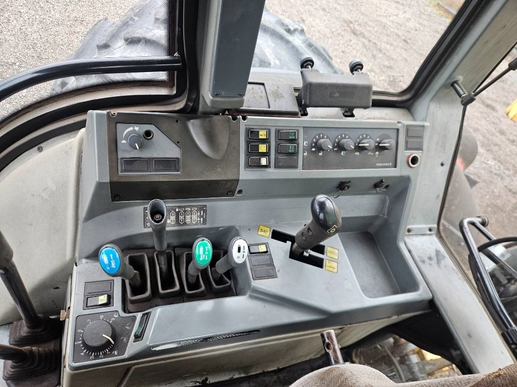 Tractor Valtra T 170: foto 9 Tractor Valtra T 170: foto 9