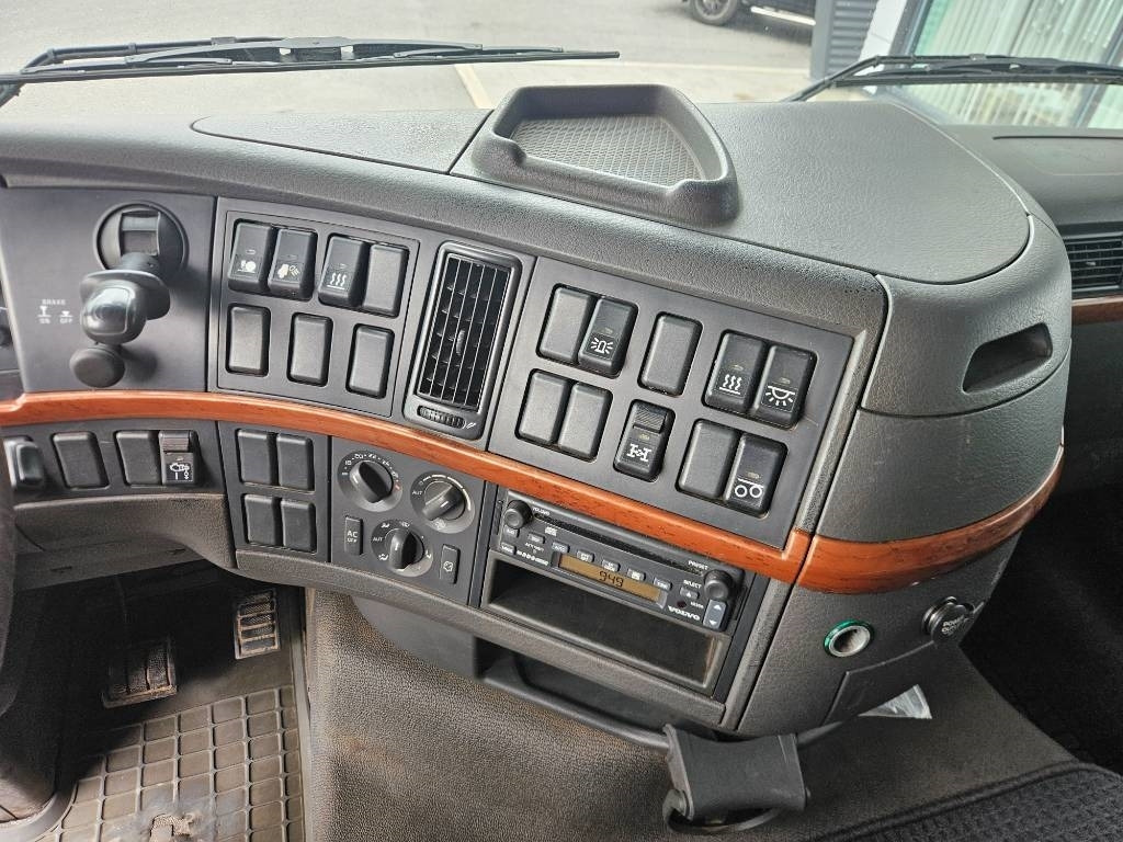 Leasing de Volvo FH12 8x4  Volvo FH12 8x4: foto 18