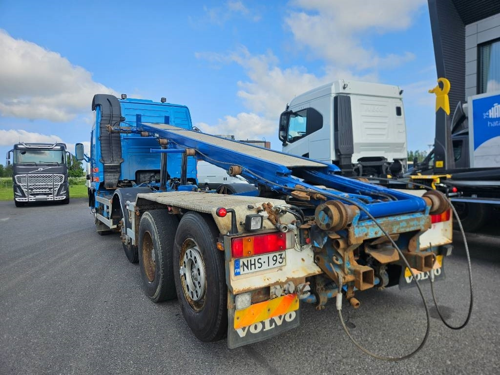 Volvo FM12 420 8x2 - Camión portacontenedor de cadenas: foto 5 Volvo FM12 420 8x2 - Camión portacontenedor de cadenas: foto 5