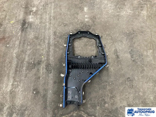 DAF front connection box – DAF 2135597 - Cabina e interior para Camión: foto 1 DAF front connection box – DAF 2135597 - Cabina e interior para Camión: foto 1